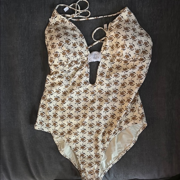 NWT Tory Burch Printed One Piece Swimsuit - Picture 4 of 7